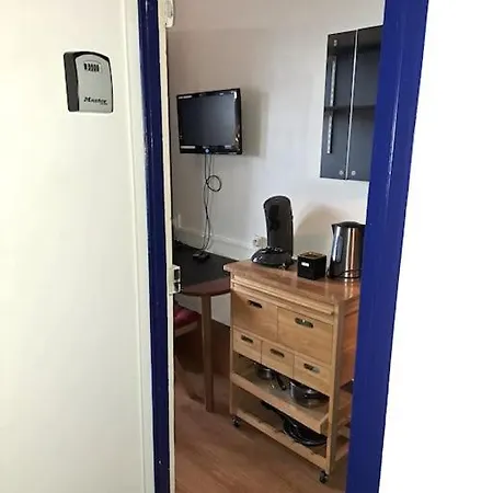 Studette Place Jamot Διαμέρισμα